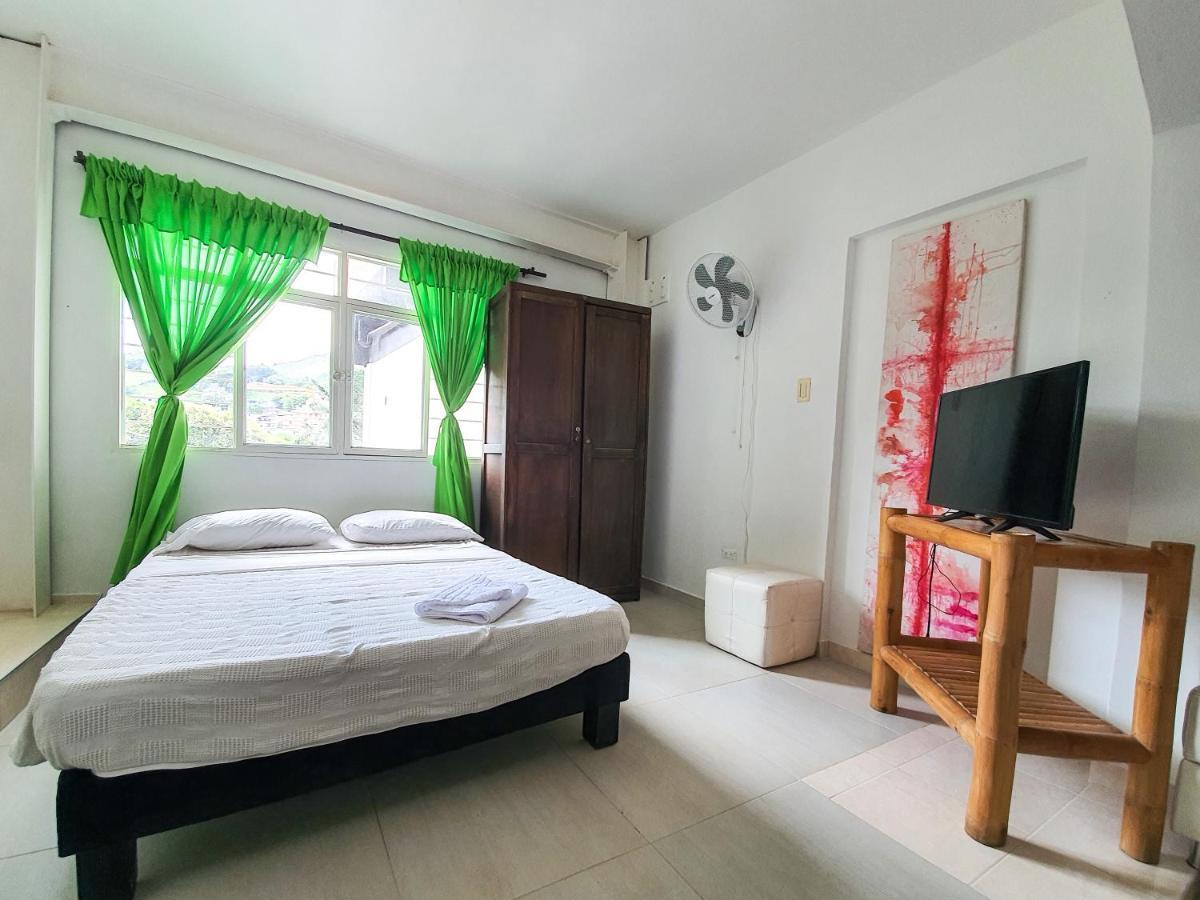 Hostal La Mercedes Street Cali Esterno foto