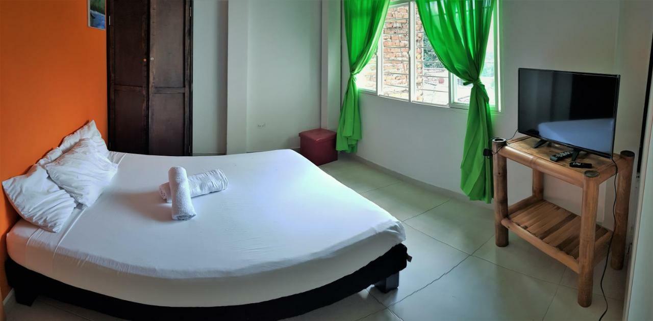 Hostal La Mercedes Street Cali Esterno foto
