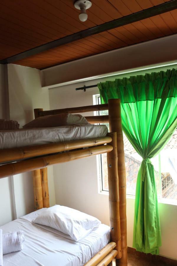 Hostal La Mercedes Street Cali Esterno foto