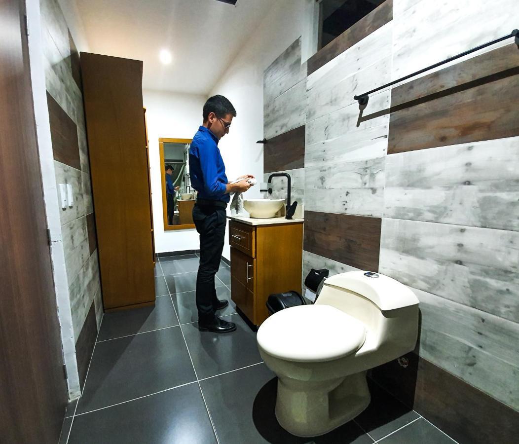 Hostal La Mercedes Street Cali Esterno foto